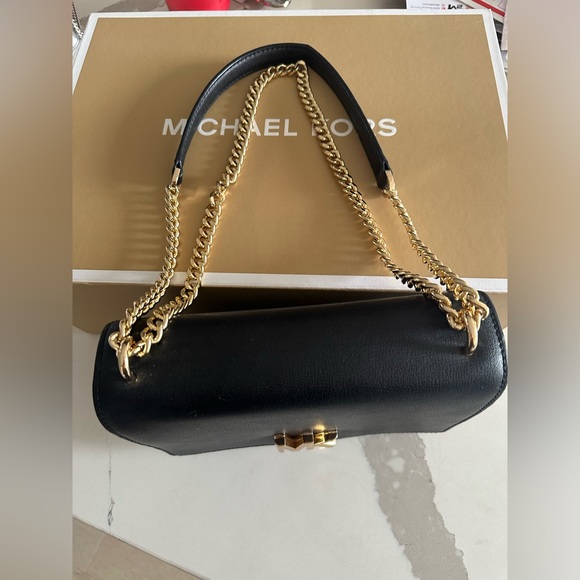 MICHAEL KORS Large Mott Leather Shoulder Bag - Picture 3 of 16